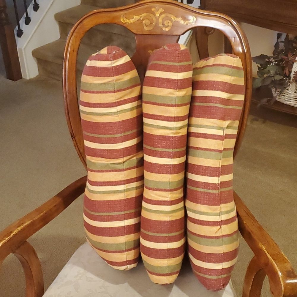 3cThrow pillows - Picture 3 of 5
